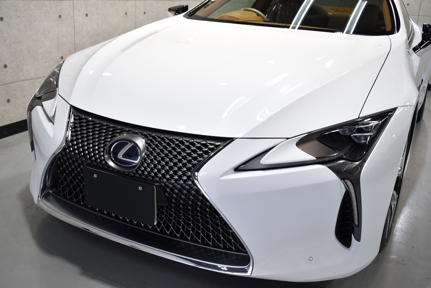 LC500h-11