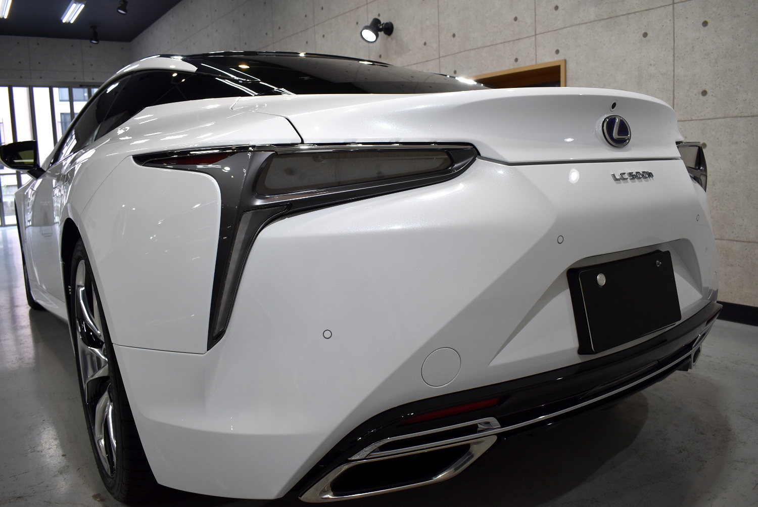 LC500h-21